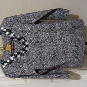 Jeweled neck, black/white top